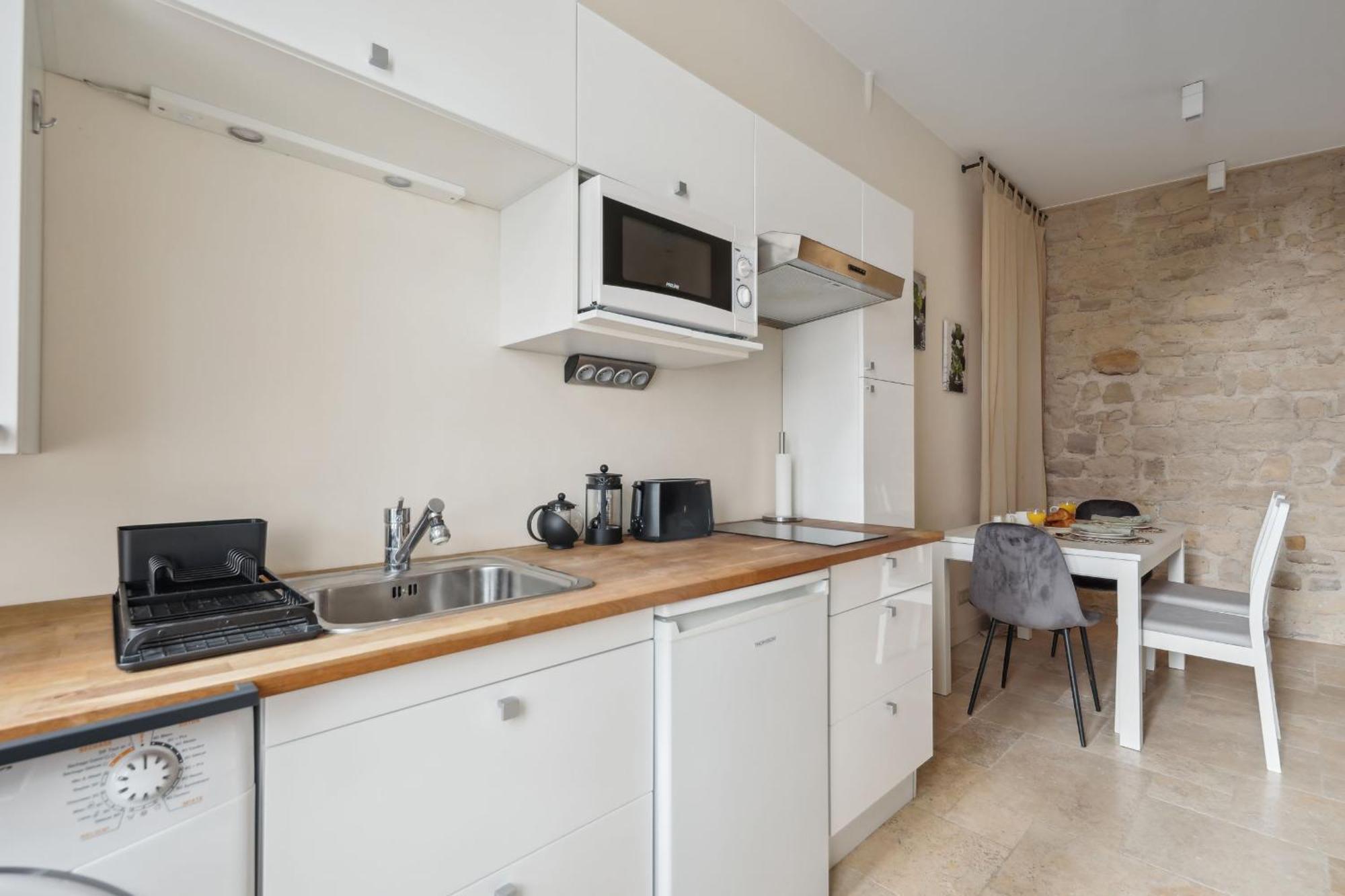Bnbnova - Ile St Louis Apartment
