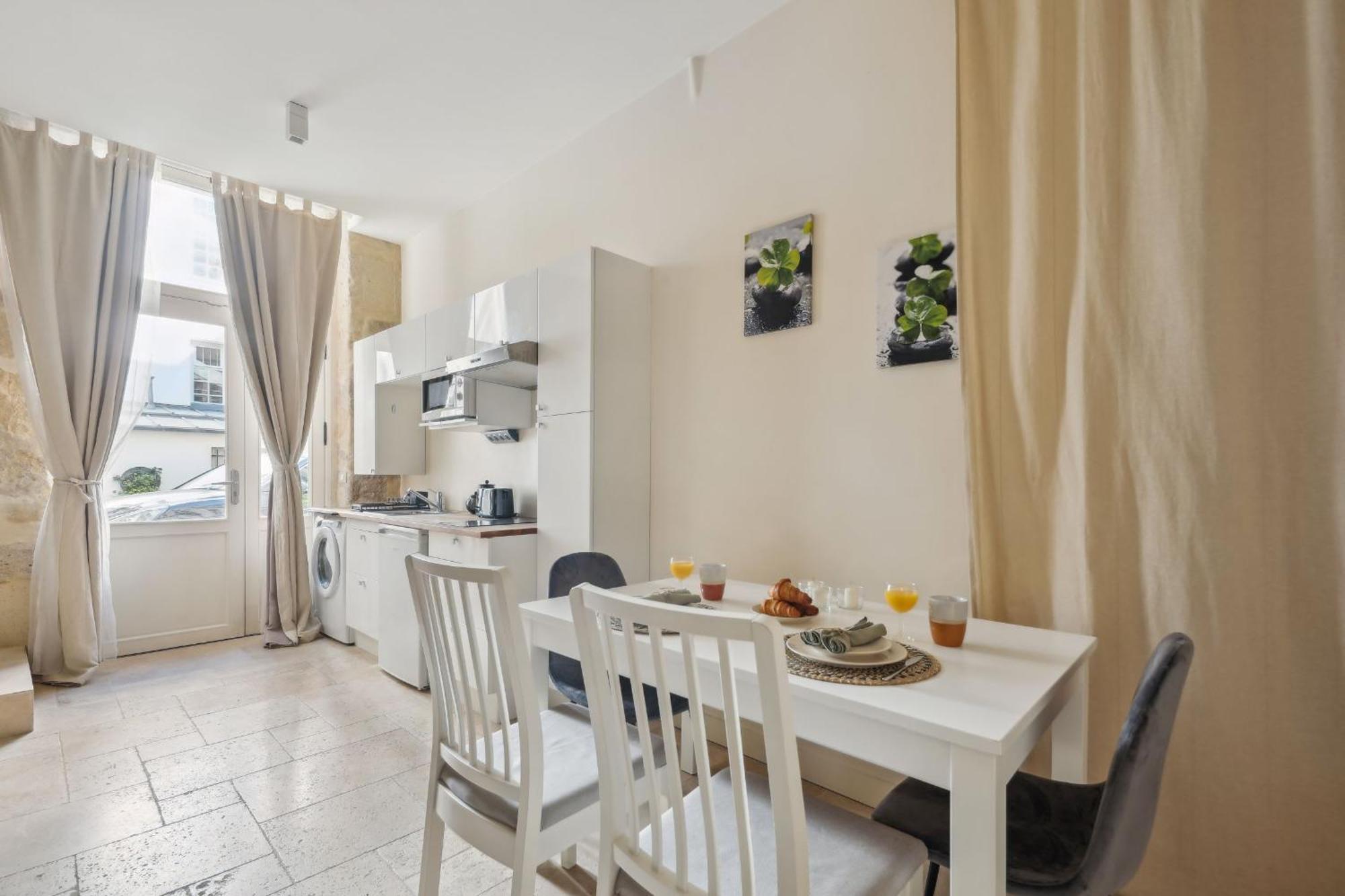 Bnbnova - Ile St Louis Apartment Paris