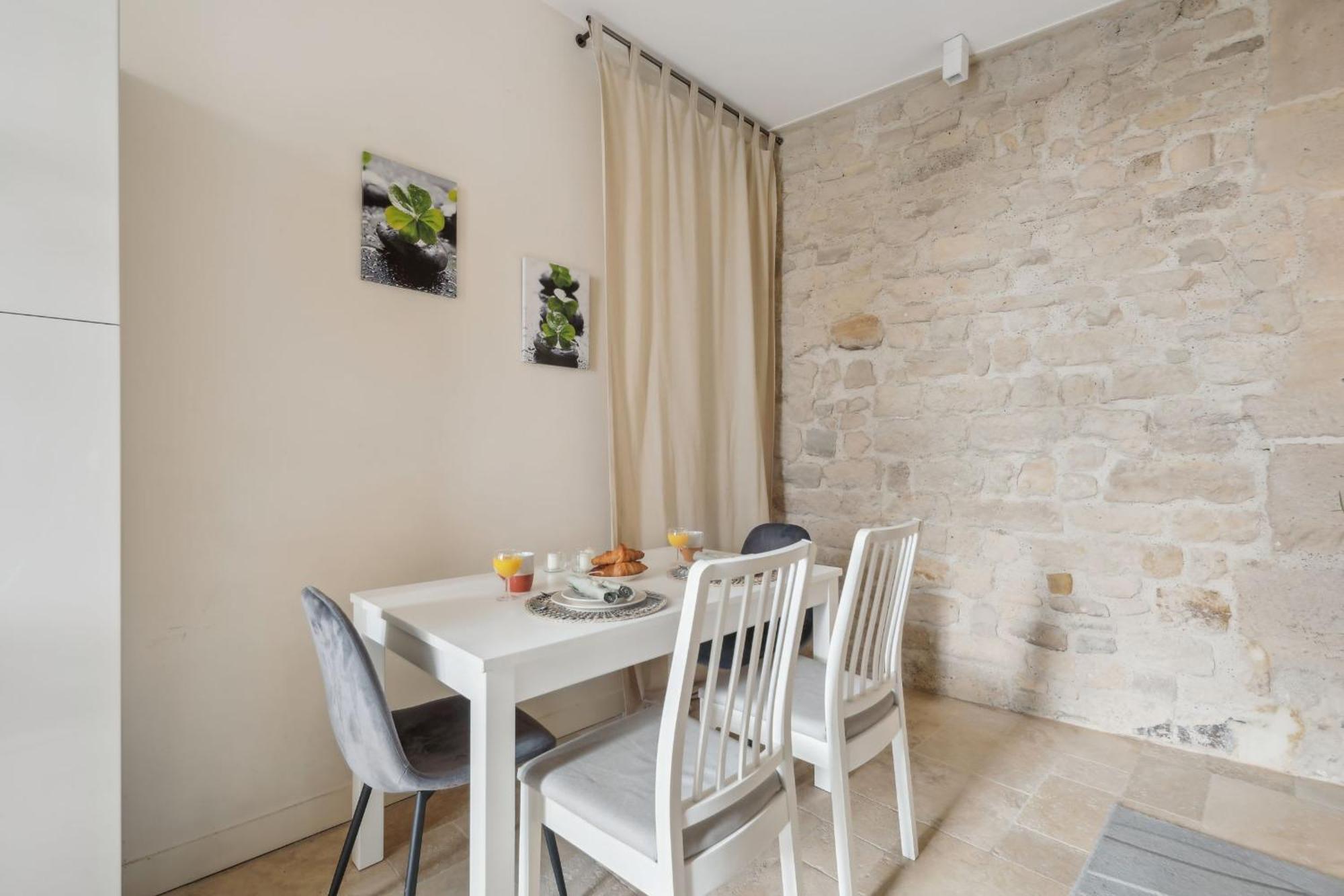 Apartment Bnbnova - Ile St Louis